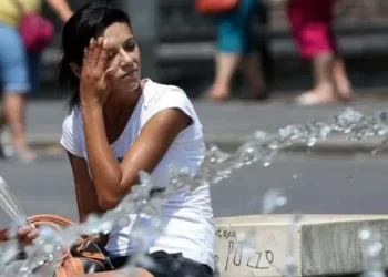 Il caldo ha i giorni contati: da metà settimana arrivano temporali e più fresco