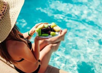 Lo sapevi che alcuni cibi ed alcune bevande possono facilitare le scottature?