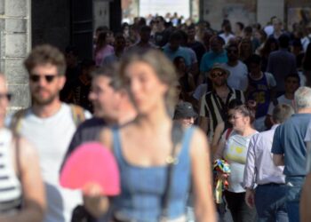 Covid, report settimanale Iss: Rt e incidenza in calo