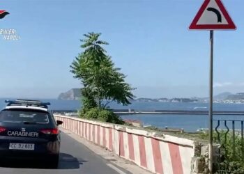 Rapina ad anziana a Pozzuoli
