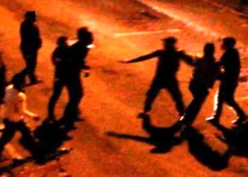 Movida violenta ad Aversa: ragazzo vittima di baby gang, picchiato con una mazza da baseball