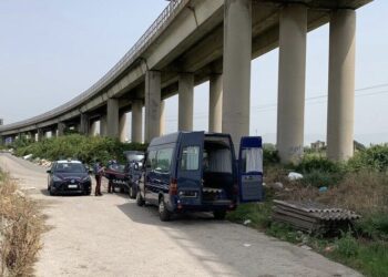 Abbandonano lastre amianto in strada: denunciati a Casoria 2 giovanissimi