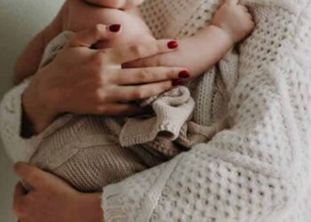 Bonus mamme disoccupate, più di 1.700 euro: a chi spetta e come funziona