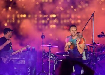 Concerto Coldplay 2023, nuova data per Napoli: oltre al 21 anche il 22 giugno. È già assalto ai biglietti