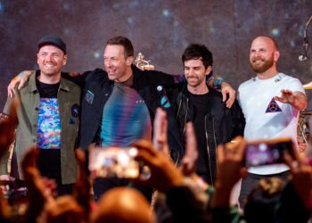 Tour dei Coldplay in Italia, la band suonerà a Napoli e Milano: date e come acquistare i biglietti