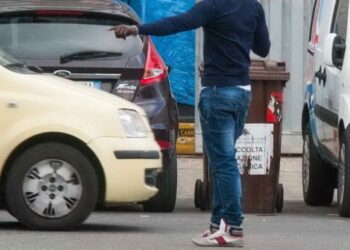 Salerno, sanzionati nove parcheggiatori abusivi all’esterno dello stadio Arechi