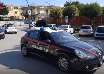 Afragola donna nascondeva nel trolley droga e armi. Arrestata