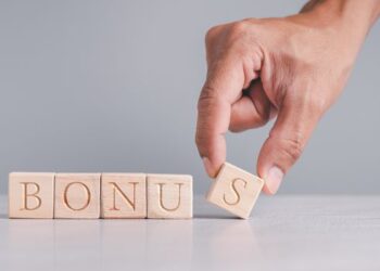 Bonus 200 euro autonomi e partite iva. Firmato il decreto Aiuti Bis: cosa sapere