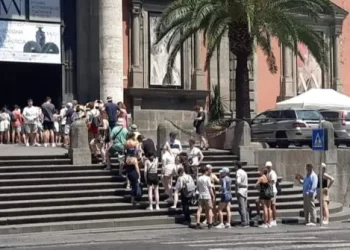 Napoli, un Ferragosto con tanti turisti tra sole e arte: i musei e i siti archeologici aperti