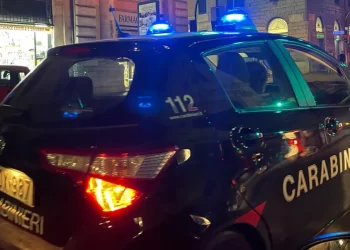 In giro per il quartiere di Ponticelli armato di coltello e tirapugni: 41enne denunciato