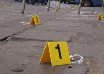 Notte di paura nel quartiere di Pianura: colpi di pistola esplosi in strada