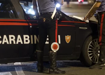 Castello di Cisterna, spari nel cuore della notte: colpi d’arma da fuoco contro un bar