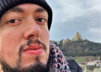 Danilo racconta la sua storia da sieropositivo: “La lotta contro l’HIV e la sierofobia riguarda tuttə noi”