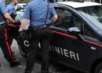 Truffe sui pagamenti on-line, due persone arrestate in una stanza di un hotel di Varcaturo