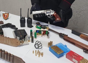 Pompei, i carabinieri trovano un arsenale pronto ad essere utilizzato: in arresto 2 uomini e 1 donna