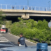 Minaccia il suicidio dal cavalcavia del Vomero: Trascorse oltre 24 ore, traffico in tilt nella zona
