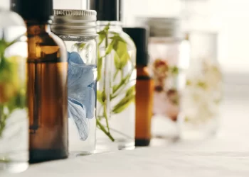 Gli oli essenziali, alla scoperta delle proprietà e dei possibili usi – oli per l’autunno inverno/ #5