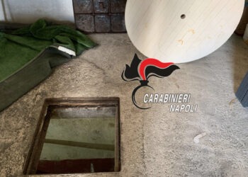 Scoperto a Volla un bunker con 72 chili di sigarette di contrabbando: arrestate 2 donne (Foto)