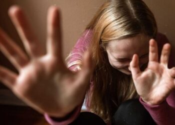 Pozzuoli, violenza domestica, un’altra donna «massacrata» di botte: arrestato suo marito