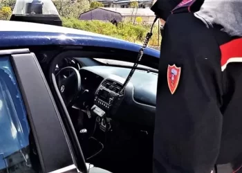 Castello di Cisterna, blitz dei carabinieri all’interno del complesso “ex legge 219”: 2 arresti sequestro di droga