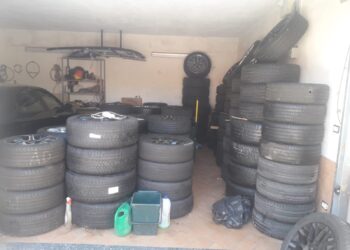 Nel Casertano, scoperta ‘centrale’ di ricambi auto illegali: Maxi sequestro della Polizia di Stato