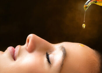 Gli oli essenziali, alla scoperta delle proprietà e dei possibili usi – Olio e bellezza / #7