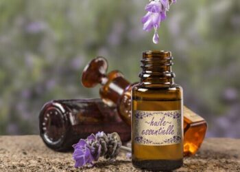 Gli oli essenziali, alla scoperta delle proprietà e dei possibili usi – kit indispensabili: viaggio, sport e primo soccorso / #6