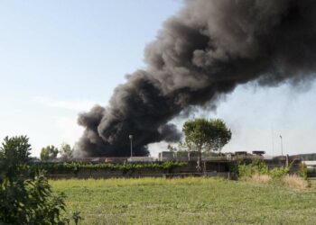 Qualiano, scoperta ad appiccare roghi tossici: Carabinieri arrestano una 31enne