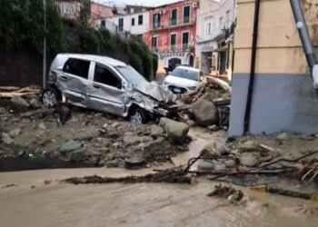Ischia, sale tragicamente il bilancio della frana di Casamicciola: 1 morto e i dispersi diventano 13