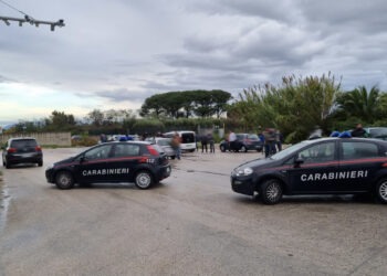 Giugliano, blitz dei carabinieri al mercato delle pulci fuori il campo rom: un arresto (Foto)