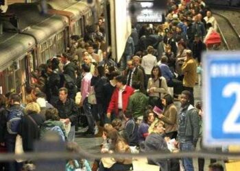 Ancora caos su linee della Circumvesuviana: ritardi e disagi e tante proteste