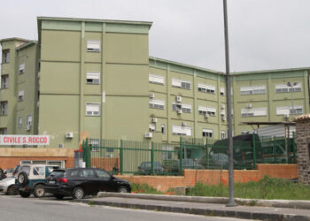 Dramma all’Ospedale San Rocco di Sessa Aurunca: paziente si lancia dalla finestra e muore