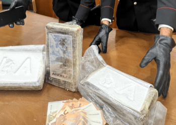 Mugnano di Napoli arrestato corriere con 4 kg di cocaina pura (Foto)