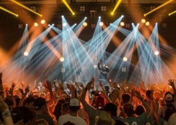 Capodanno 2022, dopo 2 anni di stop causa Covid, tornano le feste in discoteca