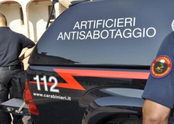A Cardito, bomba davanti a un autonoleggio: l’ordigno di circa 3 chili pronto ad esplodere