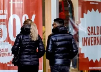 Saldi invernali 2023, calendario regione per regione. In Campania si parte il 5 gennaio