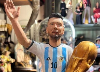 L’arte presepiale napoletana si arricchisce di un nuovo personaggio: il fenomeno  argentino Leo Messi