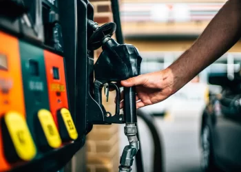 Carburanti, prezzi in aumento: ecco le app per comparare i prezzi e risparmiare