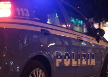 Aversa, rapina alle Poste di viale Europa: bottino da 100mila euro, dipendenti legati e presi in ostaggio