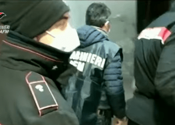 Napoli, traffico di banconote false con pa­ga­men­ti in crip­to­va­lute: Eseguite 8 misure cautelari