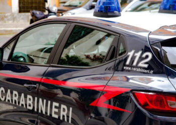 Maddaloni, assalto al furgone portavalori delle Poste: spari tra i presenti, ferito un vigilante