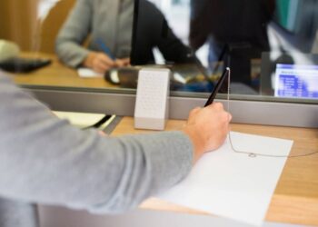 Costi per la gestione dei conti correnti, raffica di rincari nel 2023