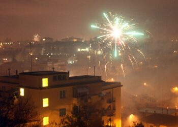 Botti di Capodanno, 16 feriti solo tra Napoli e provincia. Nel Casertano 22enne perde due dita