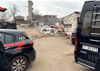 Blitz dei carabinieri nel campo rom “Costagliola” a Qualiano: sequestri e denunce (Video e foto)