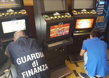 Videopoker manomessi e scommesse clandestine irregolari: perquisizioni e sequestri della Finanza nel casertano
