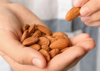 Allerta Ministero della Salute, richiamati lotti di mandorle sgusciate: presenza di aflatossine – rettifica –