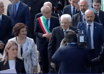 Il capo dello stato Mattarella a Casal di Principe: sulla tomba di don Diana e poi all’istituto Carli (Foto)