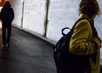 Donna perseguitata dal suo ex: arrestato grazie allo smartwatch antiviolenza