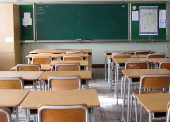 Scuola, il ministro Valditara: “Lo Stato parte civile contro chi picchia i docenti. Basta aggressioni”