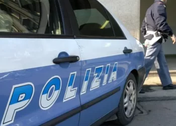 Choc a Cardito: con un’auto sfondano un cancello di una palazzina e sparano raffiche di mitra
